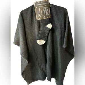 Vince Camuto Cozy Ruana Set